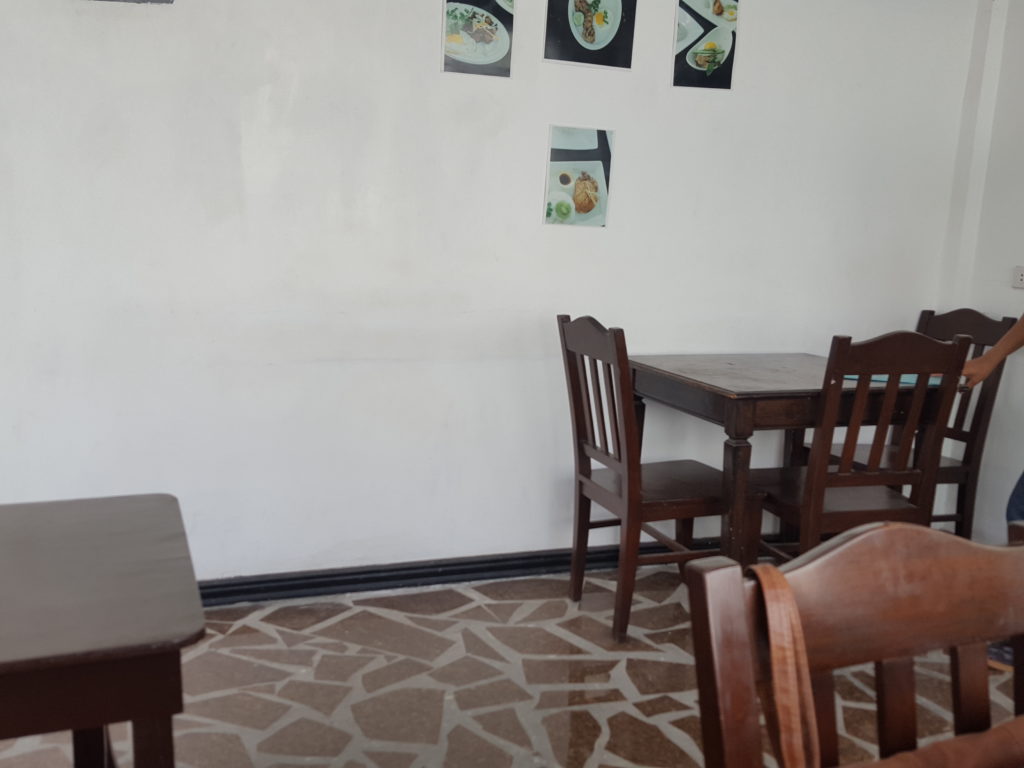VENUS TAKE OUT 店内 02