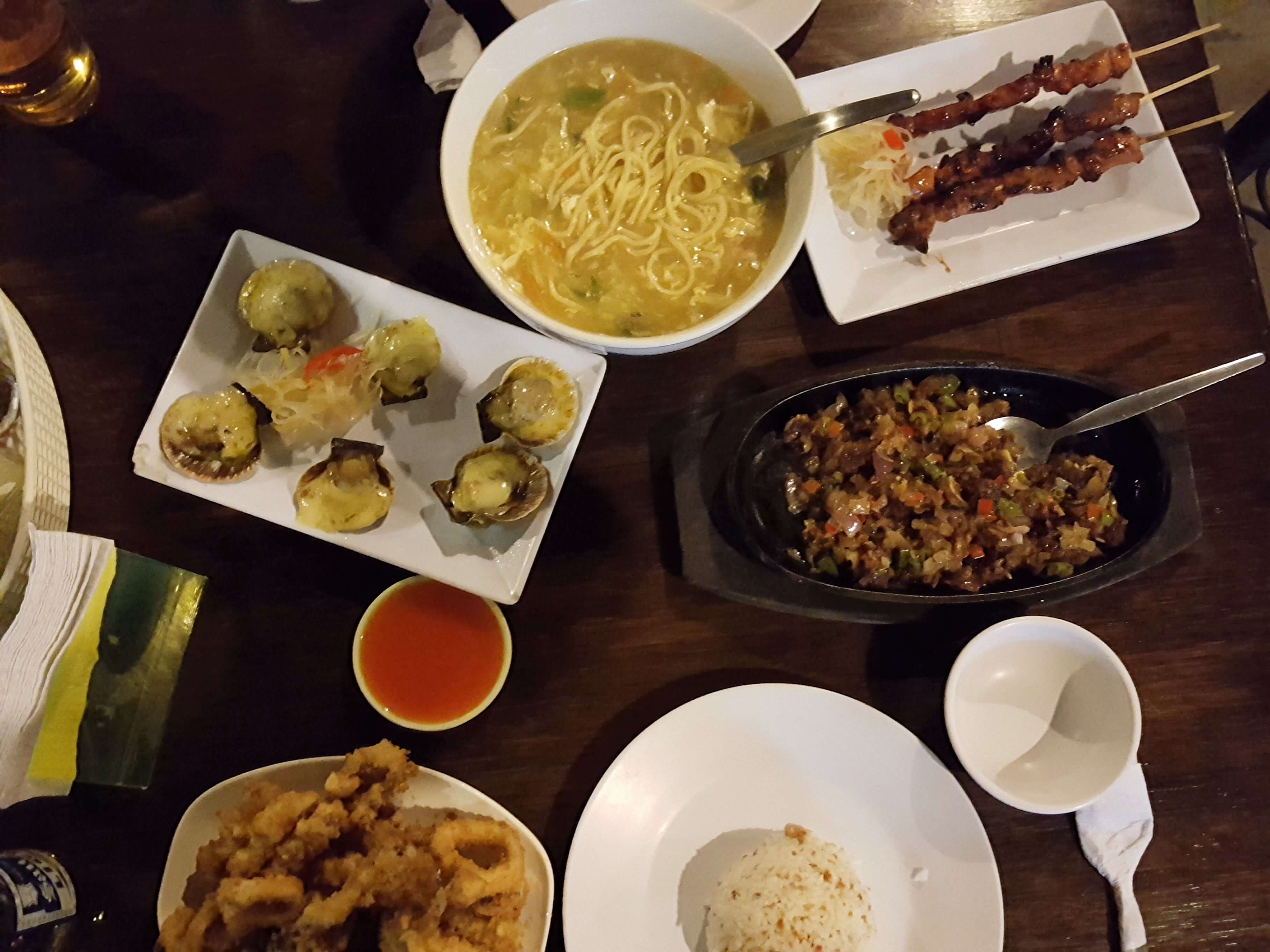 Orosia Food Park オロシア は超お値打ち価格でフィリピン料理を楽しむことができるローカルに人気のレストラン 伝説のkalipay